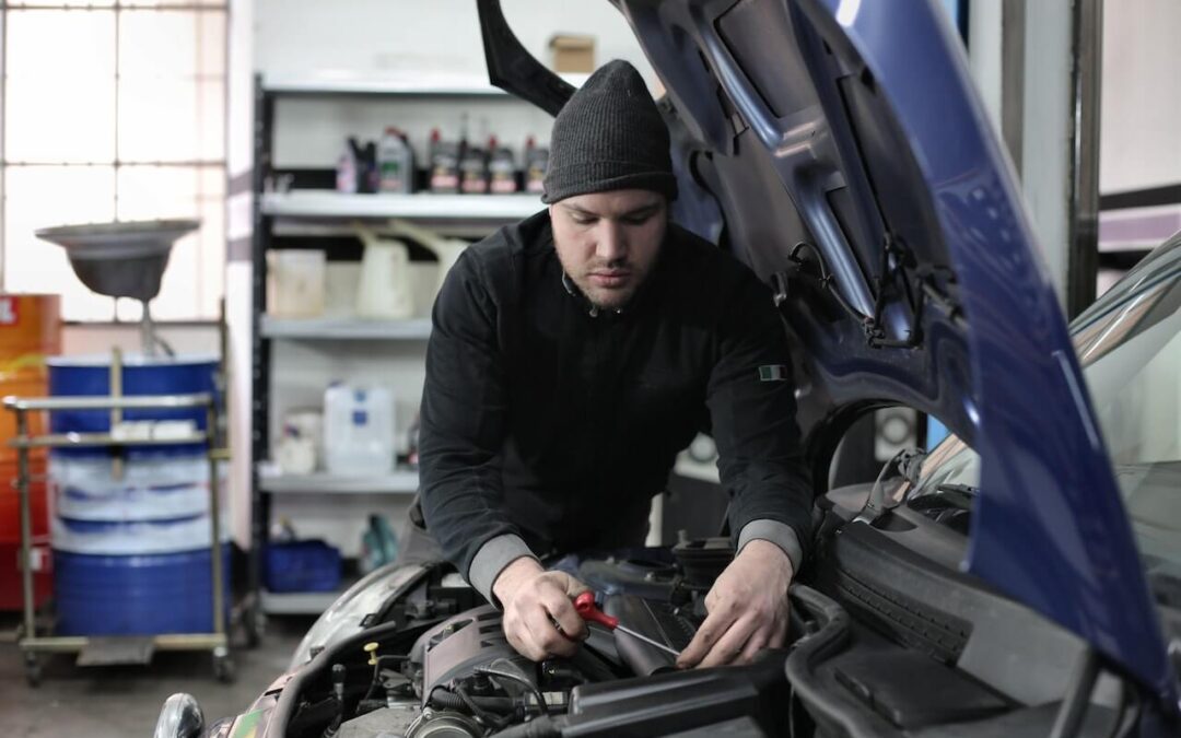 DIY vs. Professional Car Mechanics: Pros and Cons