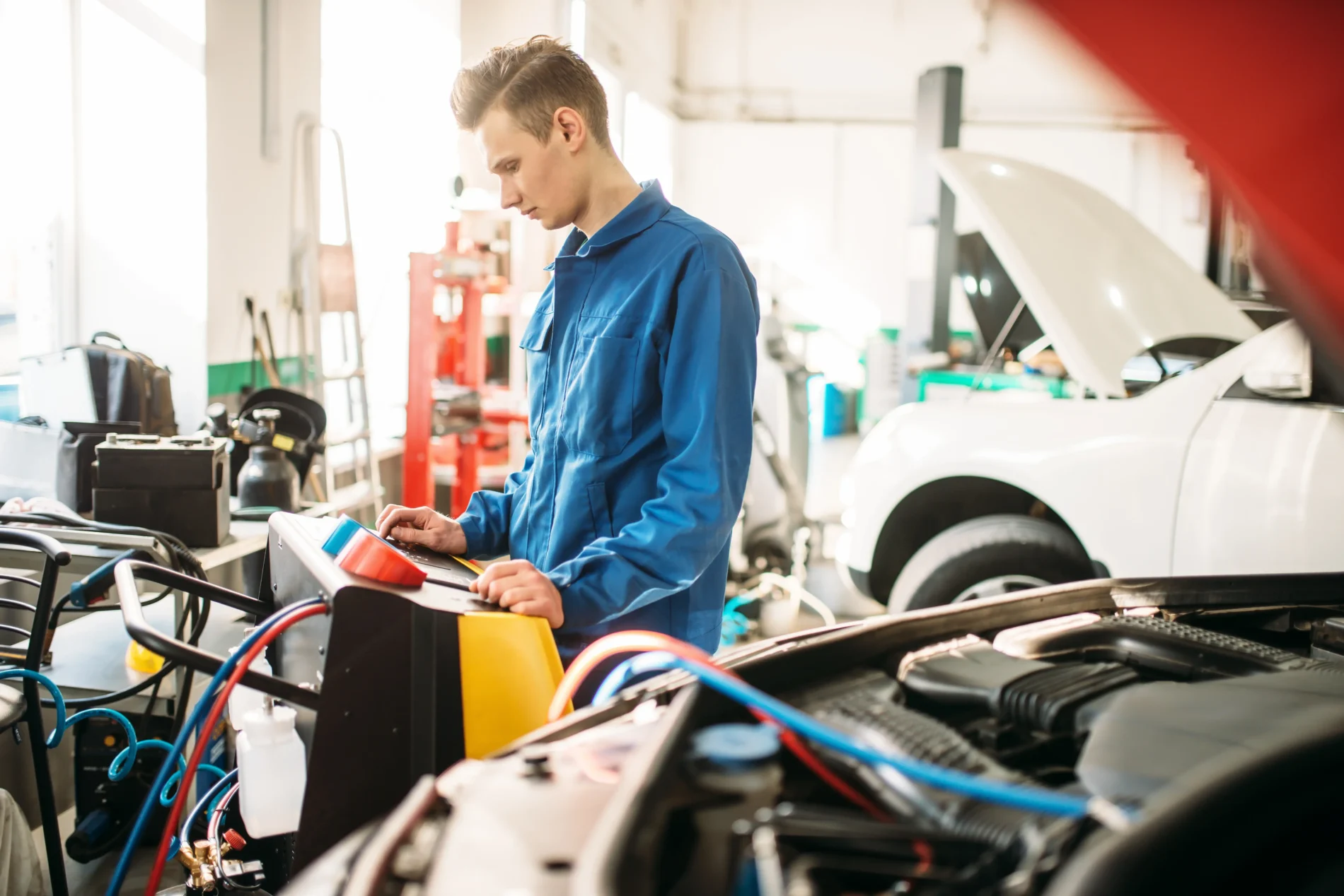 mechanic schedule AC freon recharge scaled mechanic schedule ac freon recharge in plano tx